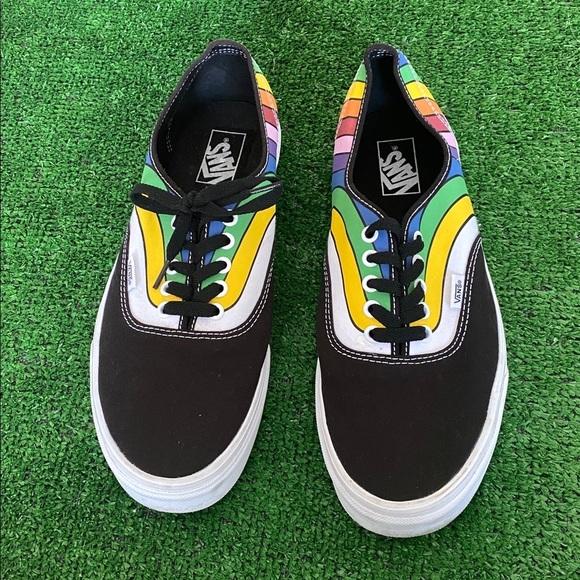 Vans Authentic Refract Black White Multi Men's 11.5 Skate Shoes Rainbow U-10